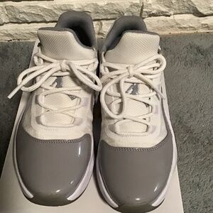Women Air Jordan size 7.5